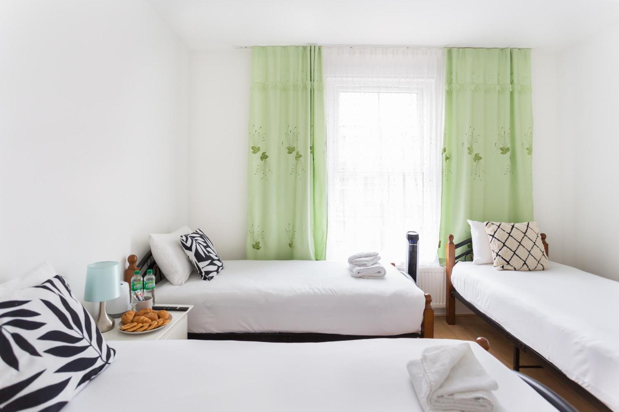 Wood Green Budget Rooms - Next To Mall & Metro Station - 10 Min To City Center London Exterior photo
