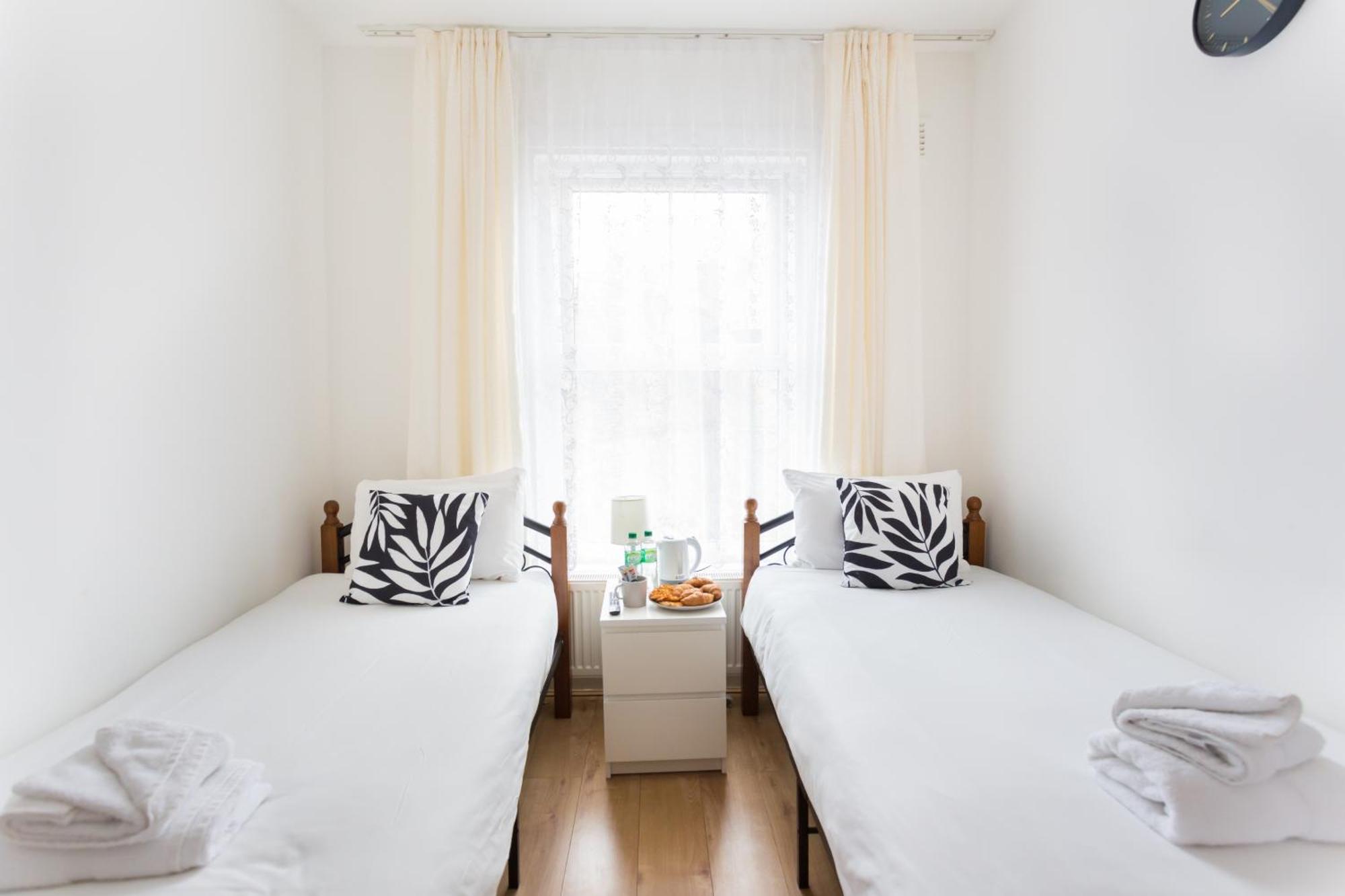 Wood Green Budget Rooms - Next To Mall & Metro Station - 10 Min To City Center London Exterior photo